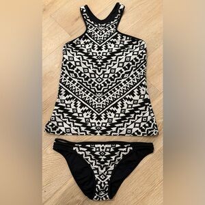 Seafolly Stylish Black and White Tribal Pattern 2 PC Tankini Swimwear. Sz 10